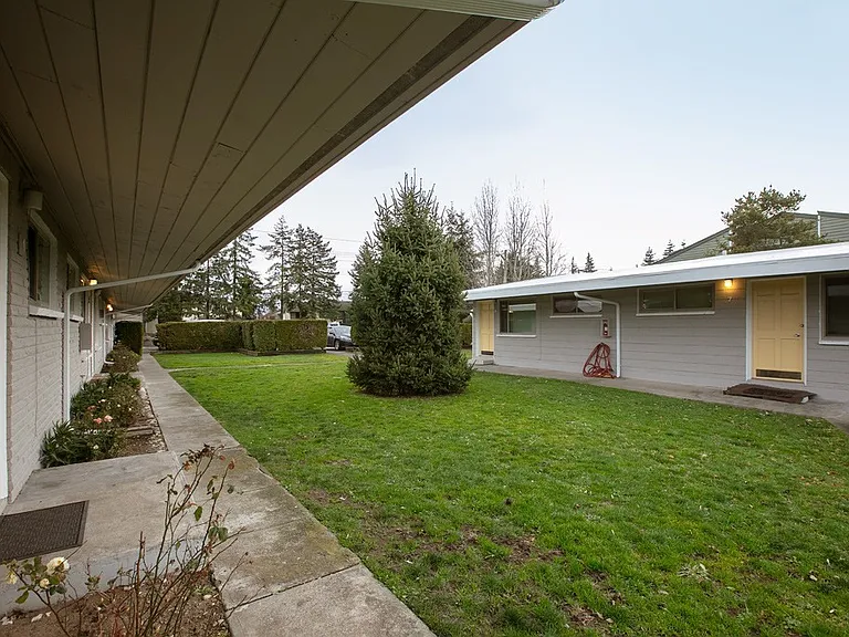 Pacific Ridge Apartments — Photo 21