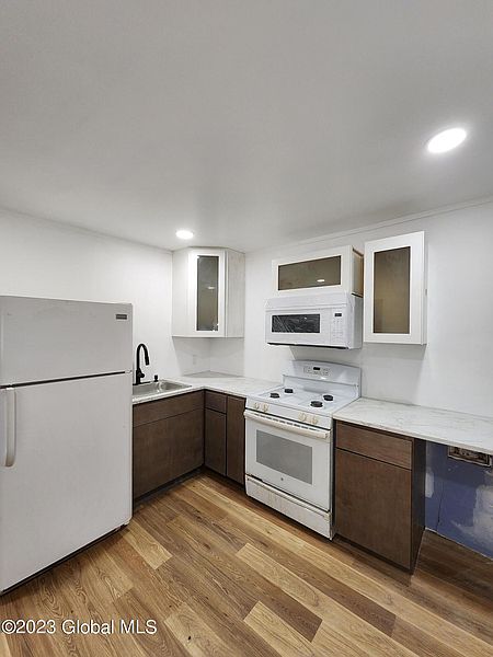 5th image of 211 9th Street