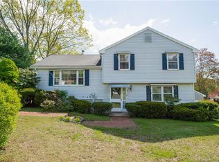 8 Springwood Rd, Farmington, CT 06032