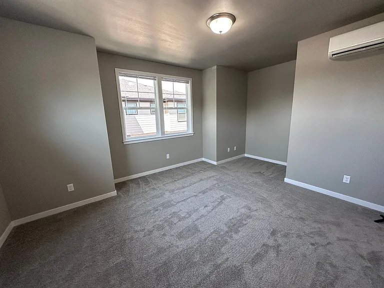 338 E 12th Ave — Photo 15