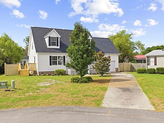 3rd image of 809 Larue Ct.
