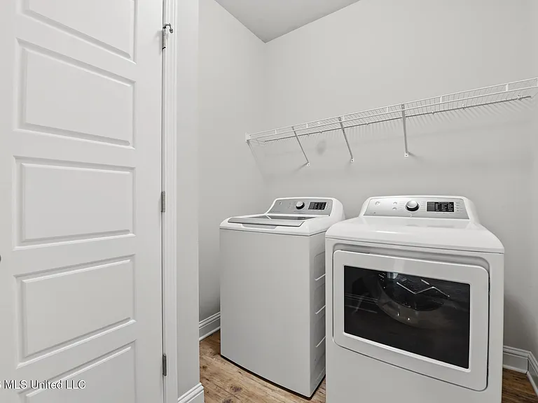 14894 Calcutta Dr — Photo 23