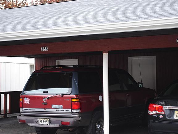 2nd image of 33B Cambridge Ct