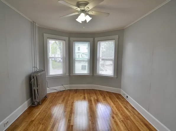 208 Irving St APT 1L, Framingham, MA 01702