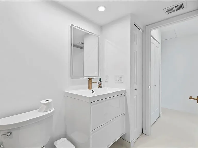 879 Meadowland Dr #C — Photo 25
