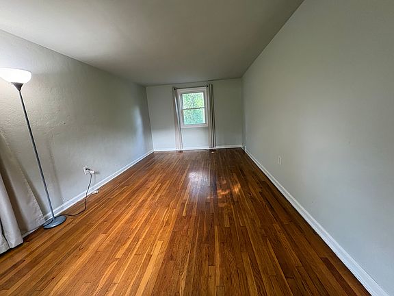 3rd image of 5357 Brownsville Rd