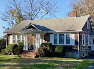 18 Sunnyside Ave, Bristol, RI 02809