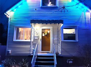 635 Laplaisance Rd, Monroe, MI 48161