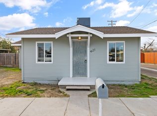 421 W Maple Ave, Tulare, CA 93274