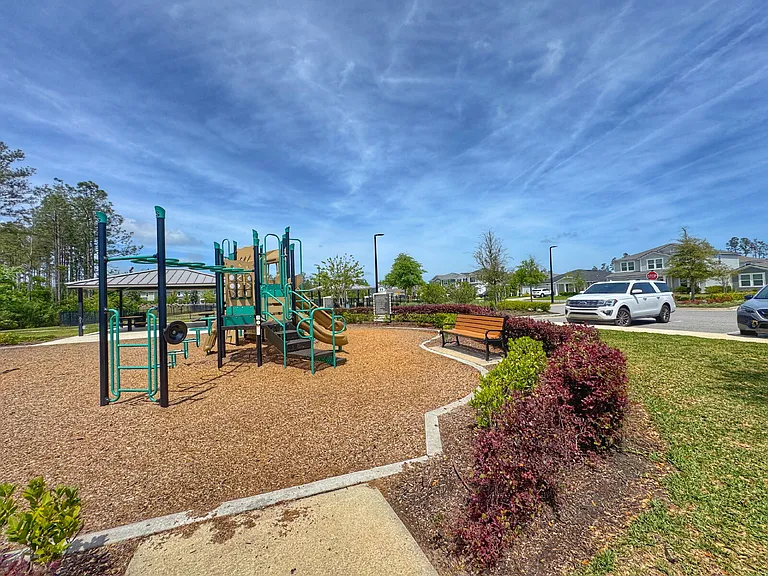 13870 Harlowton Ave — Photo 45