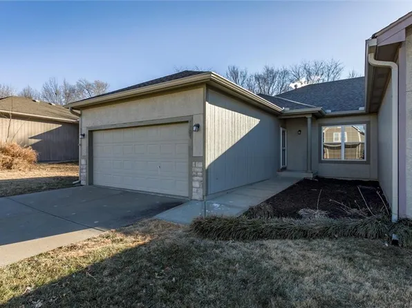 1231 N 131st Ter, Kansas City, KS 66109