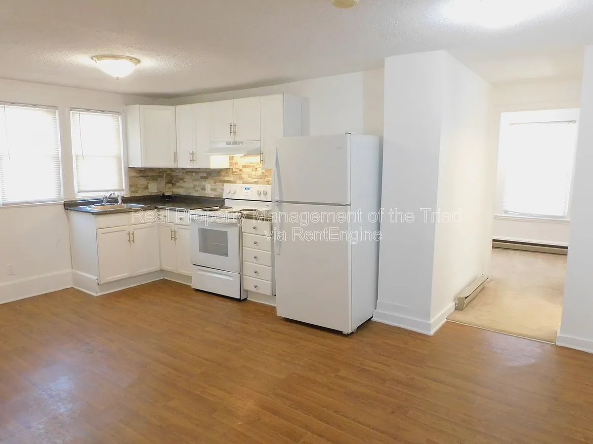 Building Photo - 810 Brent St #B