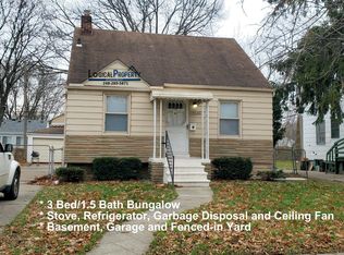 19636 Elkhart St, Harper Woods, MI 48225