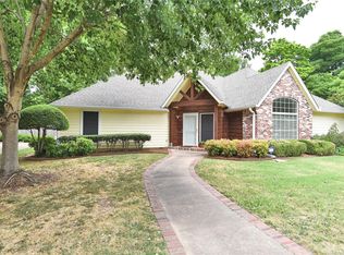 5506 S Columbia Ct, Tulsa, OK 74105