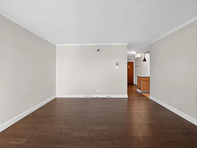 1435 4th St SW #B201 — Photo 5