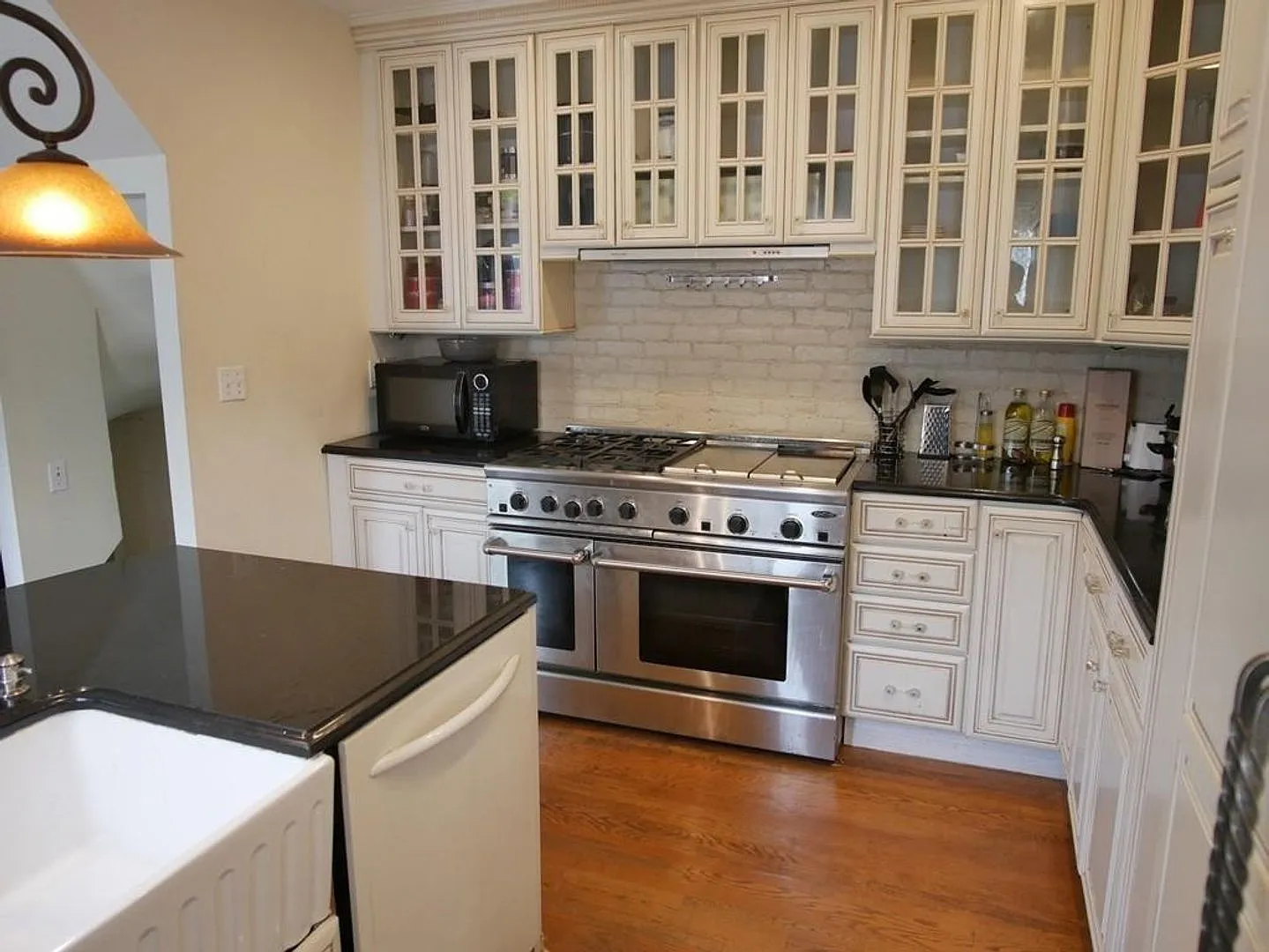 Renovated 5 Bed / 3.5 Bath in South End 1,836 Sq Ft W/D in Unit 9/1 — Photo 2