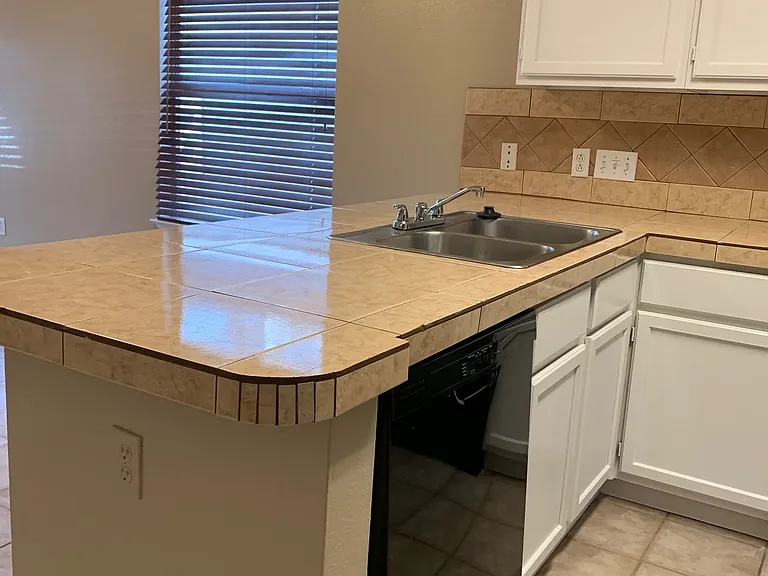 912 Keith Ln #A — Photo 6