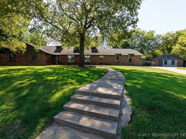 300 S 5th St, Eufaula, OK 74432