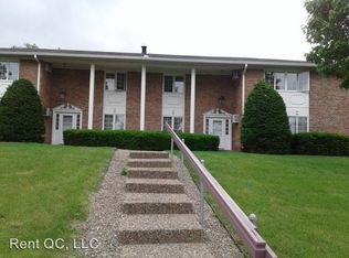3524 60th St APT 11, Moline, IL 61265