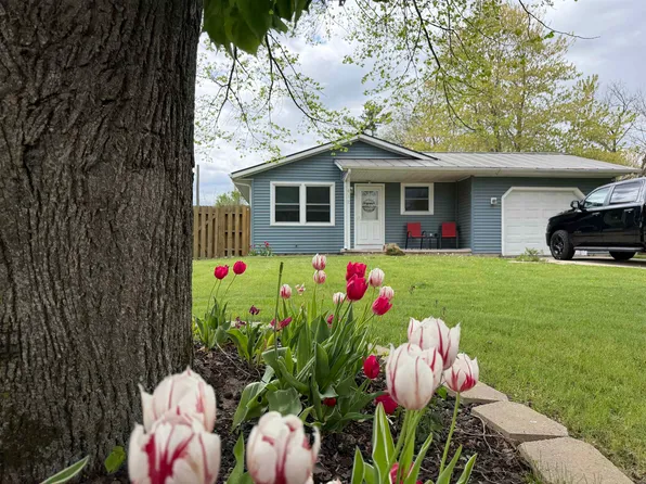 412 Scott St, Mazomanie, WI 53560