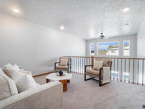 4th image of 2412 E Cama Pl