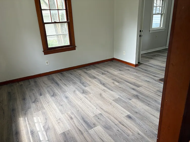 1407 Arlington Dr — Photo 5