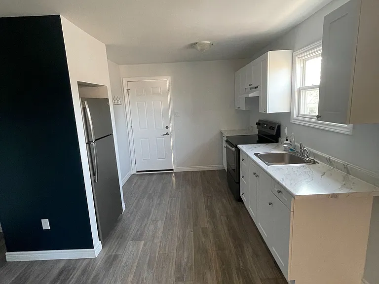 117 Lyons Ave #C — Photo 12