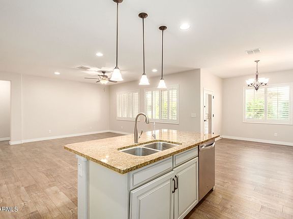 5th image of 42825 W Sandpiper Dr