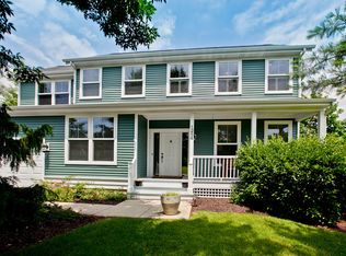 1284 Hedgerow Dr, Grayslake, IL 60030