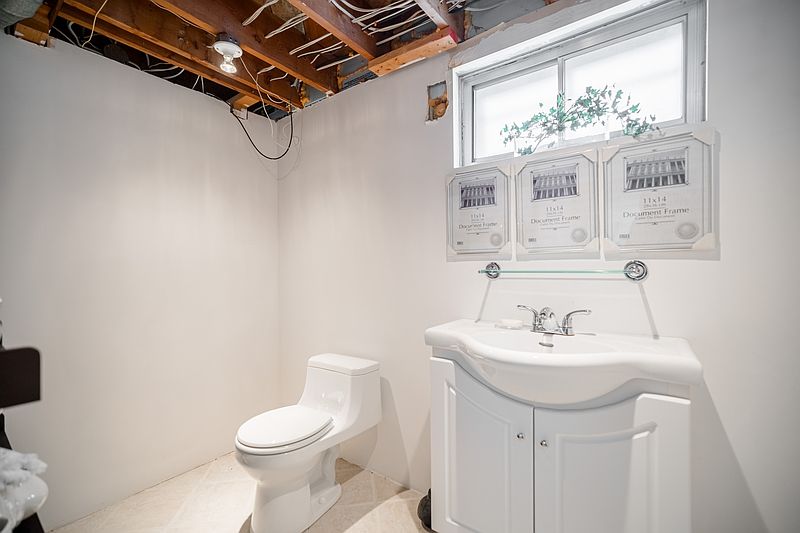 Winnipeg Apartment for rent - 2 Bedrooms — photo 14
