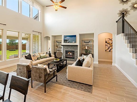 4th image of 13564 Carmenita Dr