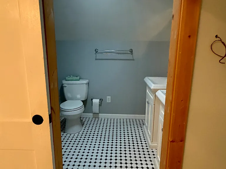 208 Pope St — Photo 15