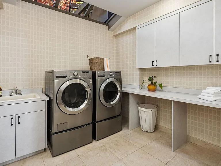 7447 W Mercer Way — Photo 30