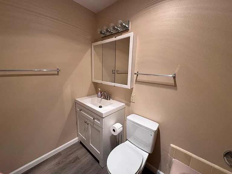 914 La Fiesta Way — Photo 18