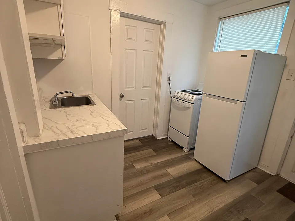 2306 E 2nd Ave #5