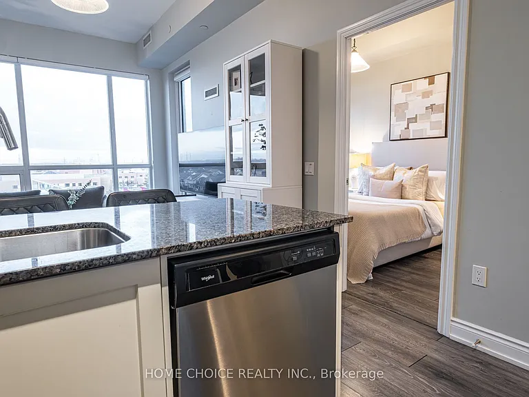 1050 Main St E #614 — Photo 9