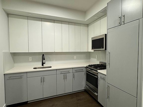 2nd image of 336 W 17th St #4W