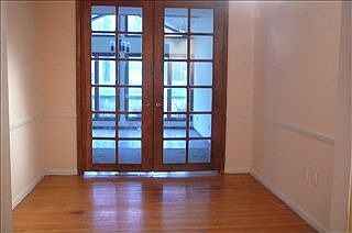 4th image of 638 Sunny Ln