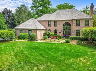 27137 W Fenview Dr, Tower Lakes, IL 60010