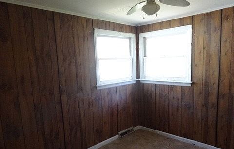 5th image of 13942 S Long Ave