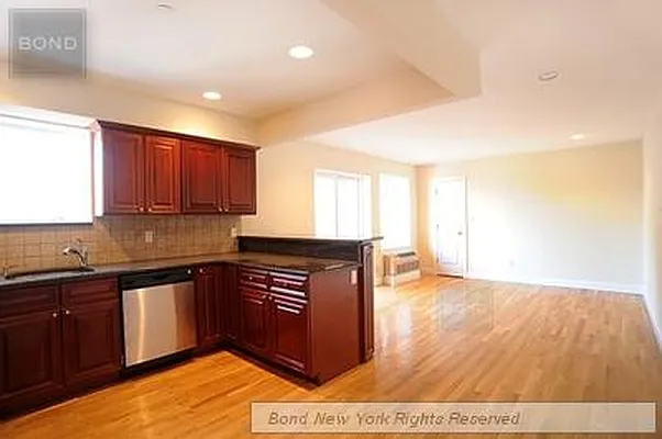 Sold by Bond New York | media 9