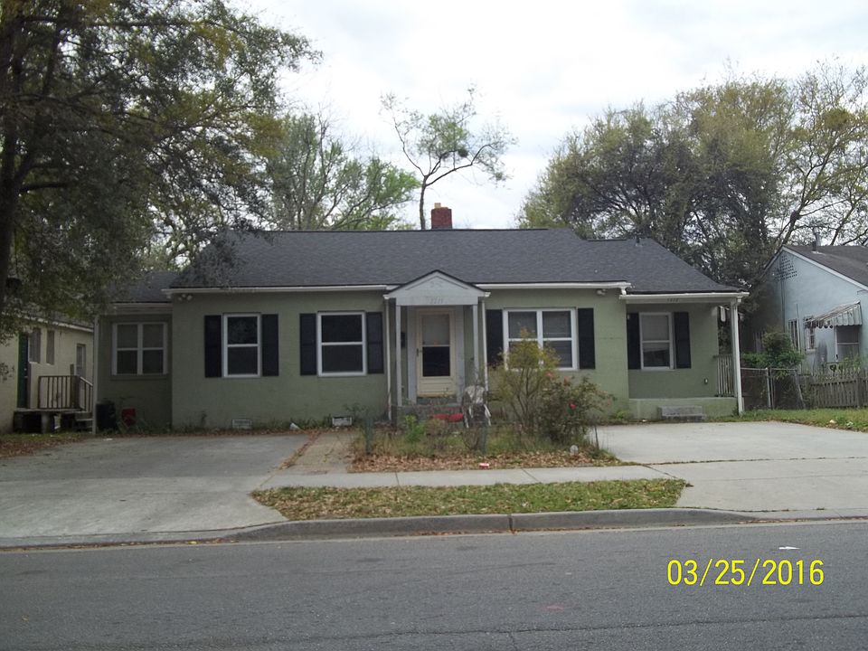 FRONT EXTERIOR OF DUPLEX