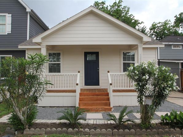 1220 Reese St