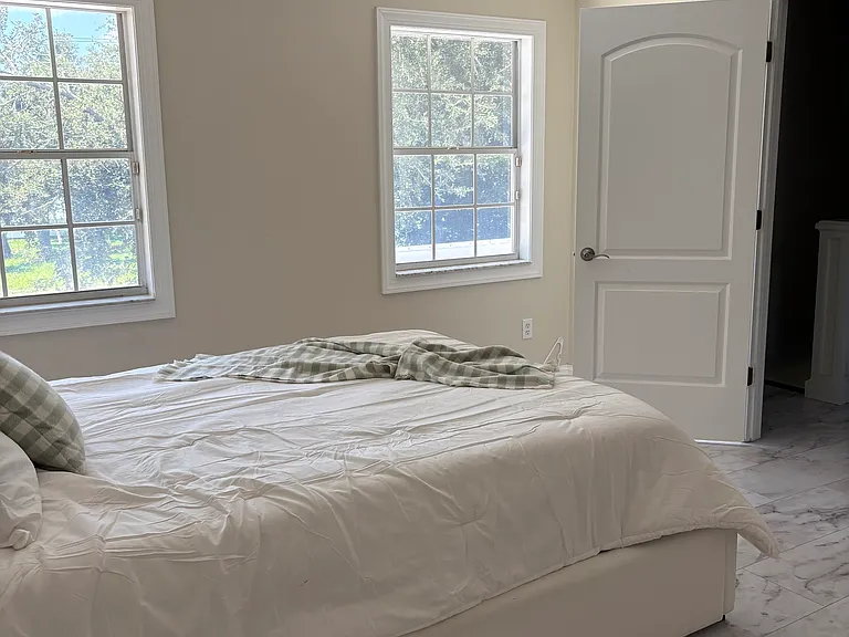 715 Acacia Rd — Photo 9