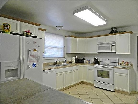 3rd image of 101 Mountainwood Dr