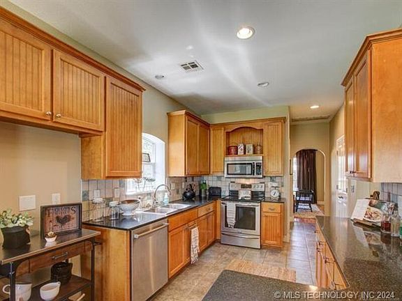 5th image of 9309 N 98th East Ct