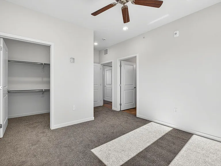 983 W State St #C-103 — Photo 4