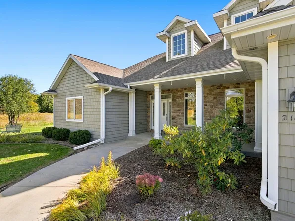 2108 Fox Field Ct, De Pere, WI 54115