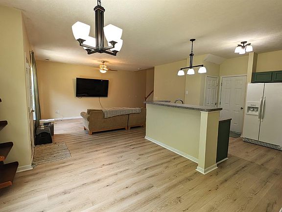 5th image of 6024 Marsh Cir