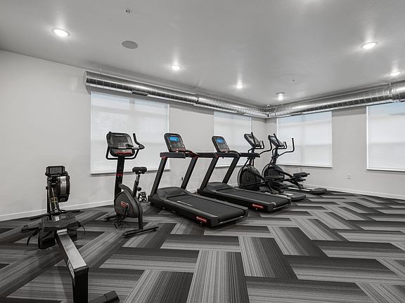 4th image of 1523 Roosevelt St #205